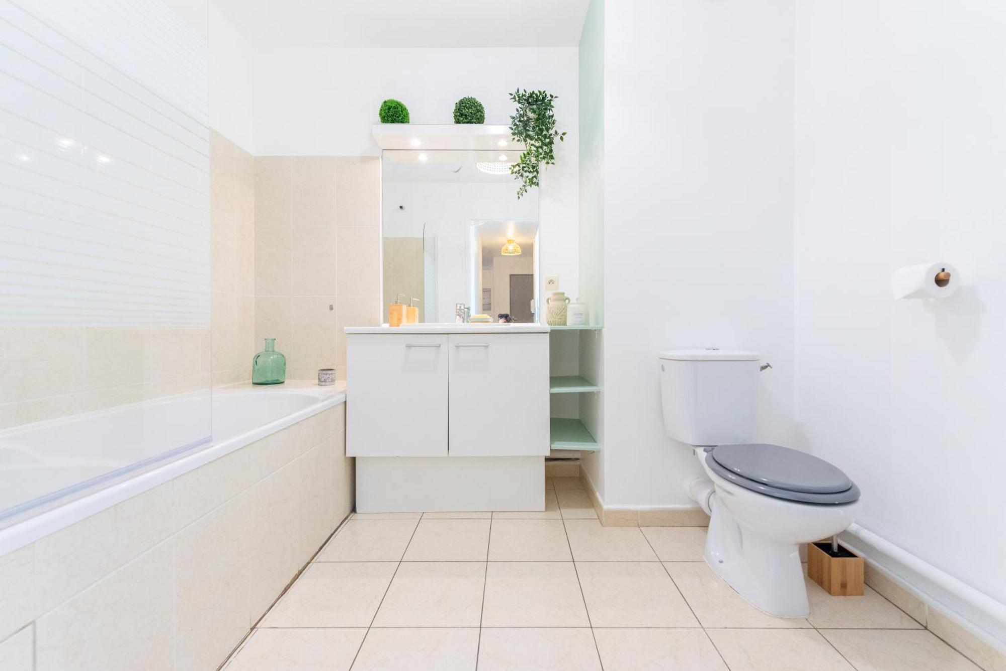 Bao Location - Ideal Pro & Groupe - Calme - Lumineux - Wifi - Terrasse - Jardin - Plage A 2Km - Proche Centre Ville, Gare, Commerces - Parking Prive Тулон Экстерьер фото